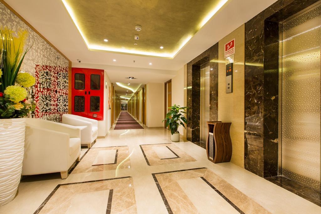 Pai Viceroy Hotell Tirupati Exteriör bild