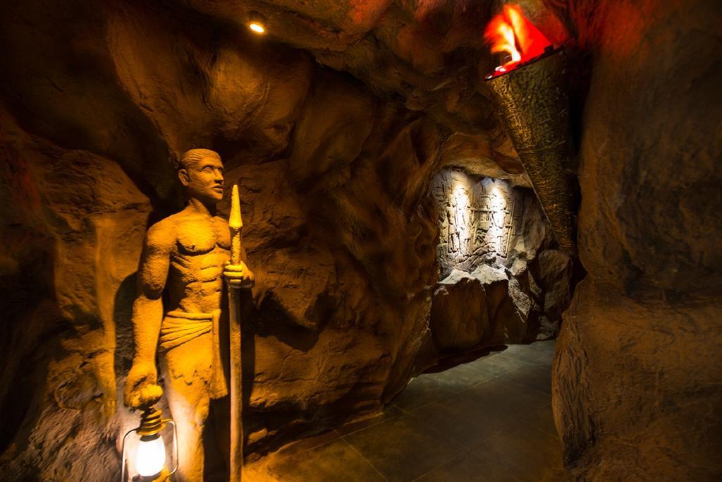Pai Viceroy Hotell Tirupati Exteriör bild