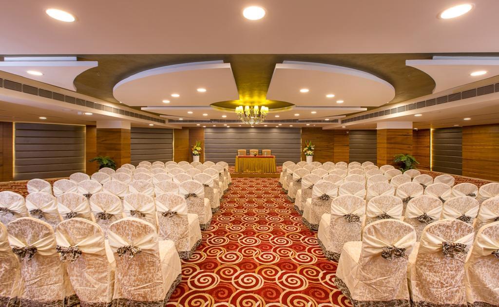 Pai Viceroy Hotell Tirupati Exteriör bild
