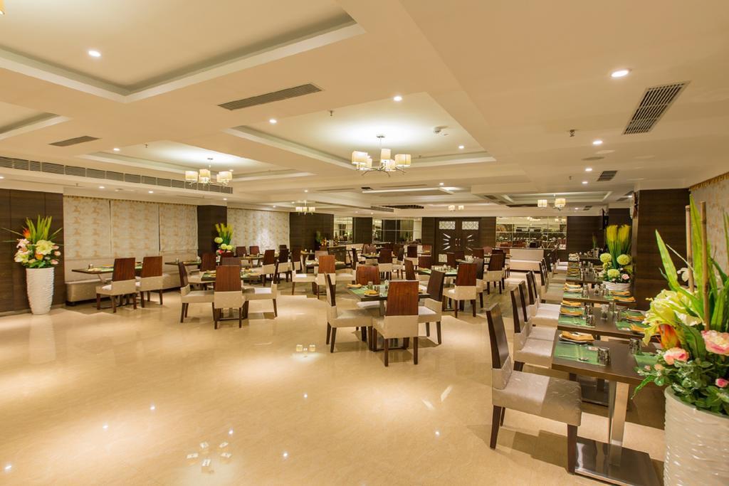 Pai Viceroy Hotell Tirupati Exteriör bild