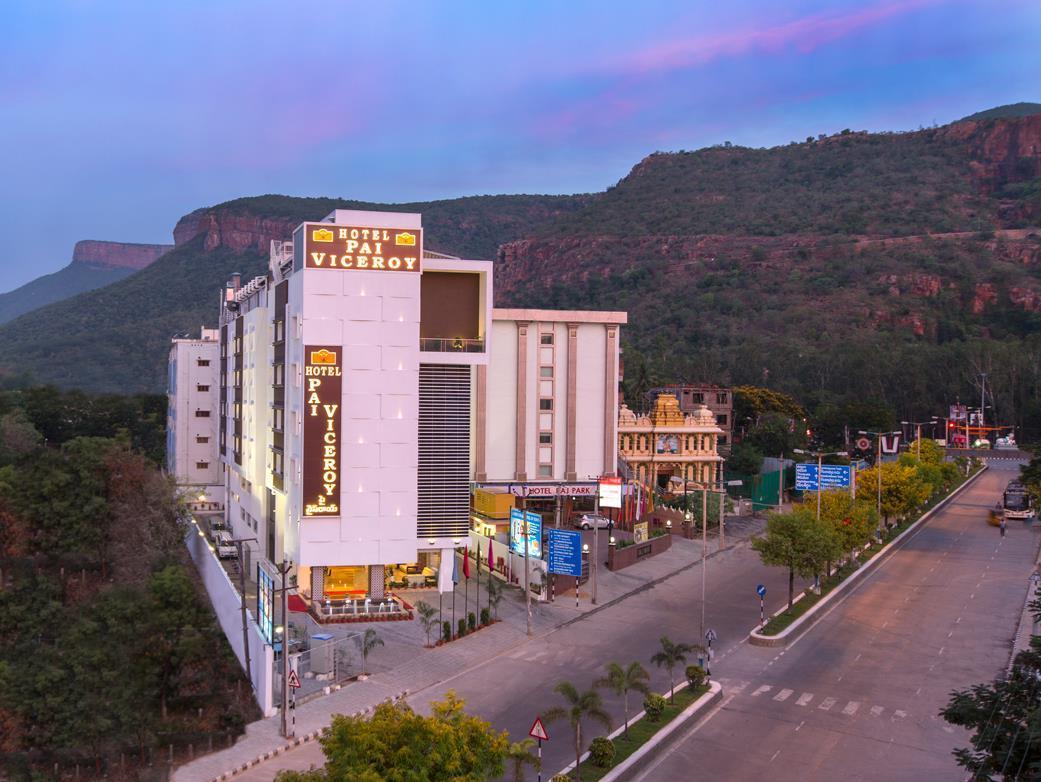 Pai Viceroy Hotell Tirupati Exteriör bild