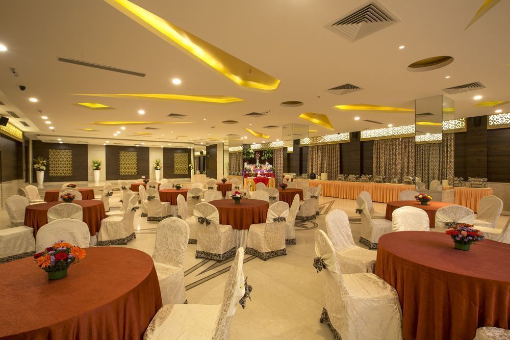 Pai Viceroy Hotell Tirupati Exteriör bild
