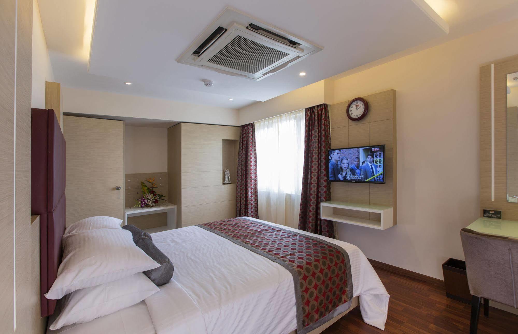 Pai Viceroy Hotell Tirupati Exteriör bild