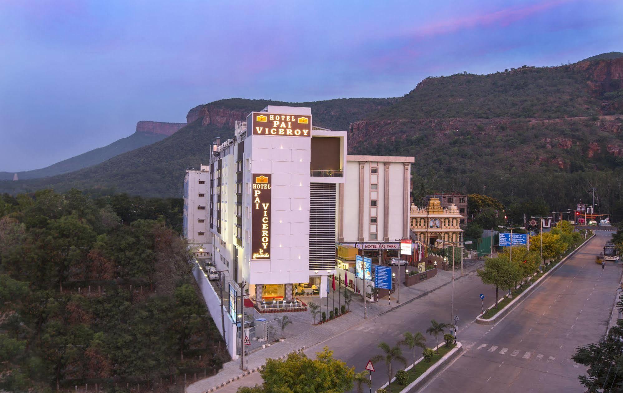 Pai Viceroy Hotell Tirupati Exteriör bild