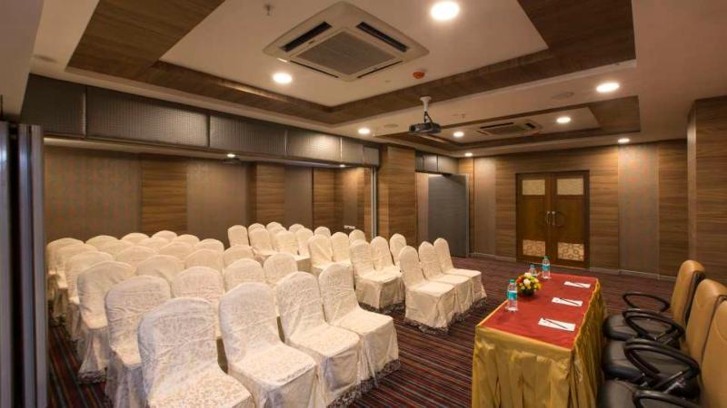 Pai Viceroy Hotell Tirupati Exteriör bild