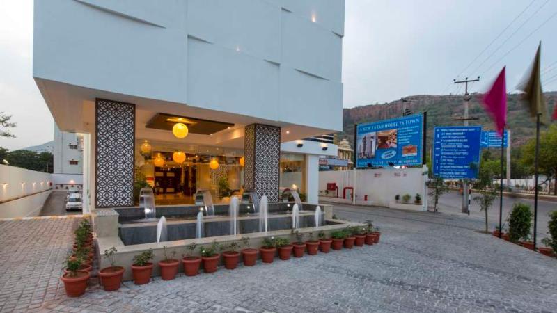 Pai Viceroy Hotell Tirupati Exteriör bild